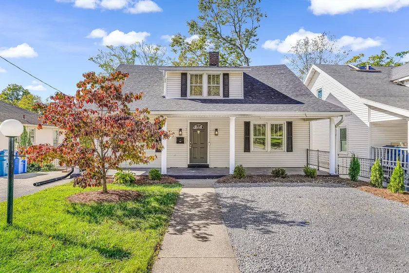 Spacious Family Friendly Home in Downtown Danville - Image 1