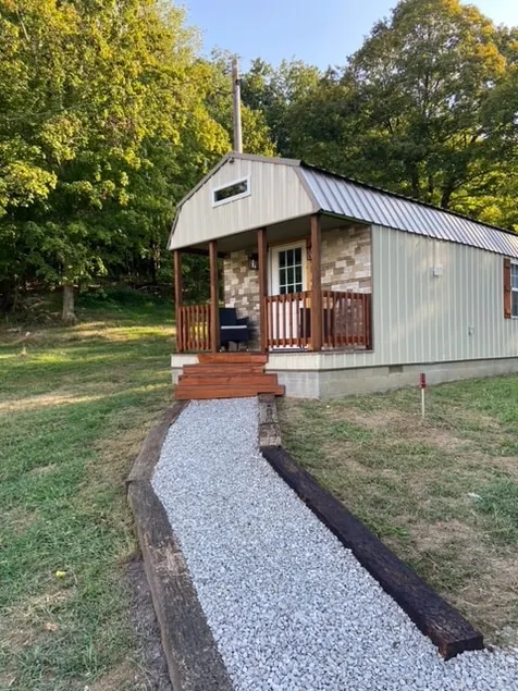 Nestled on a beautiful farm near Lake Cumberland. - Image 1