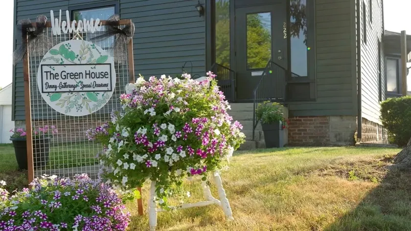 Getaway at the Green House - Image 1