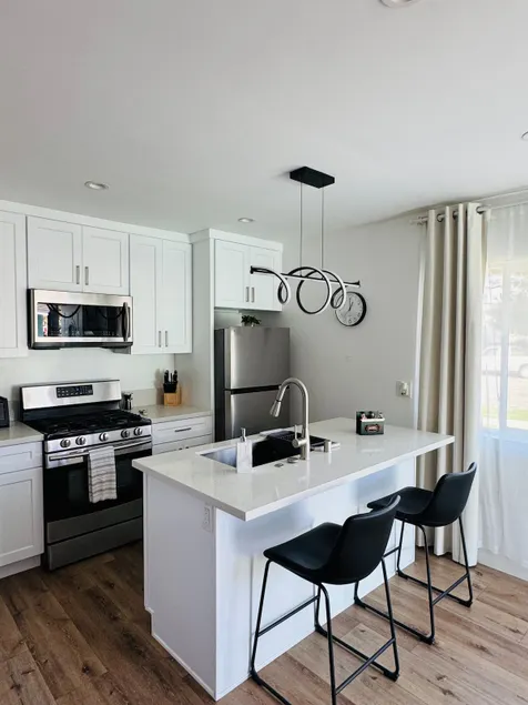 New Modern Studio - Image 1