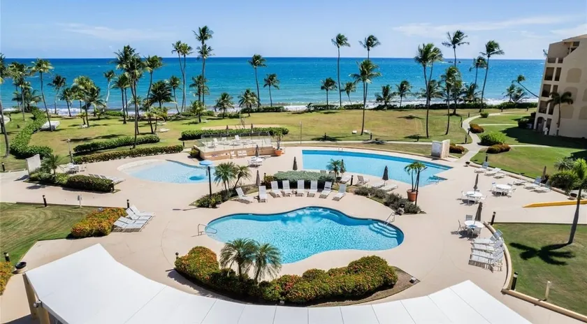 Beachfront 2 Bedrooms + Pools & Views - Image 1