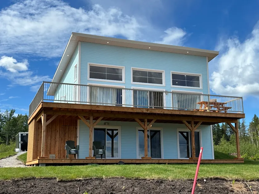 Beautiful chalet with river view - Image 1