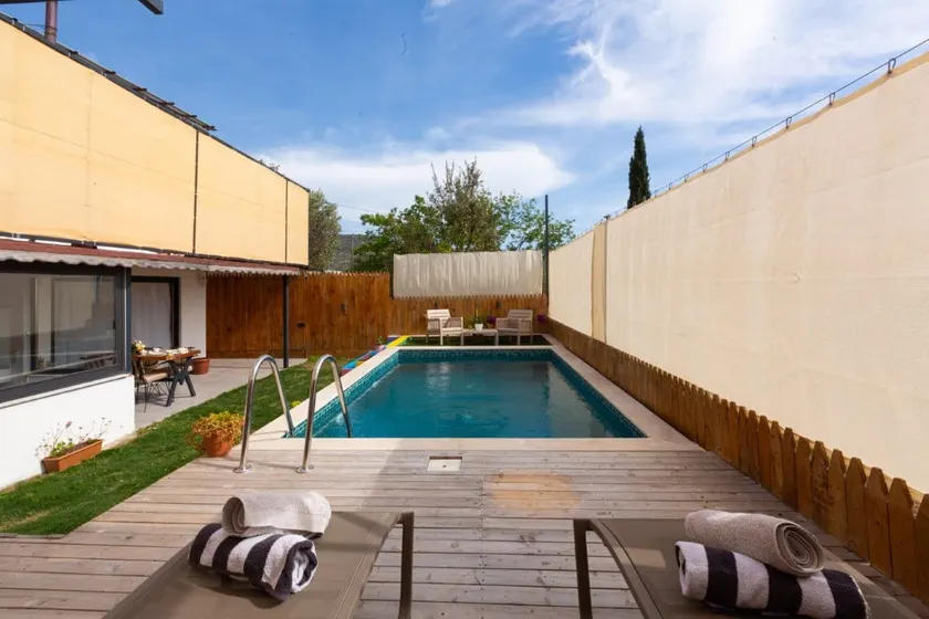 Villa with Sea View and Pool - Image 1