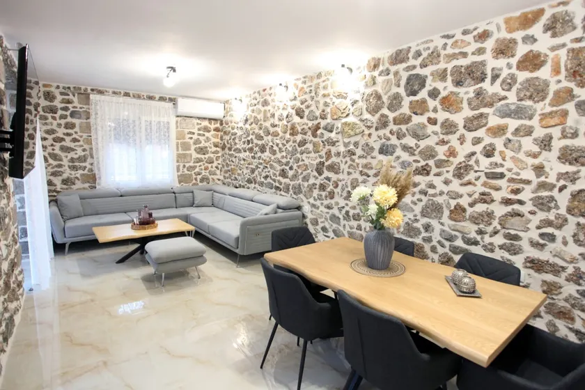 Elysian Stone Apartment I - Image 1