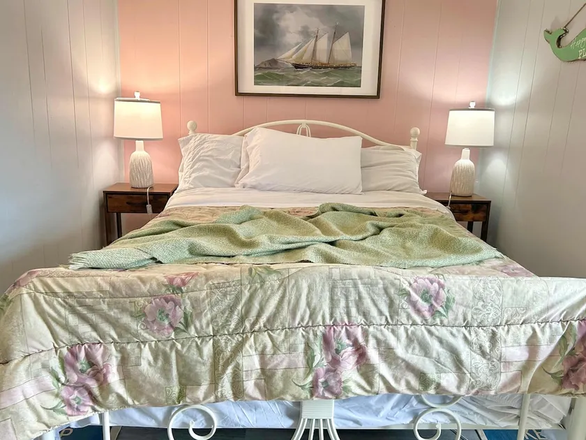 Sunny and Clean 1BR Suite Walk to LaHave River - Image 1