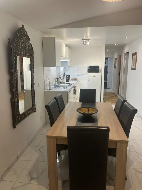 Comfortable and centrally located accommodation - Image 1