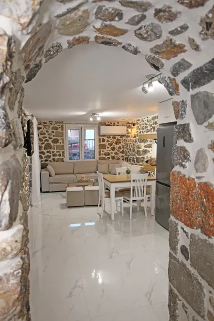 Elysian Stone Apartment I - Image 1