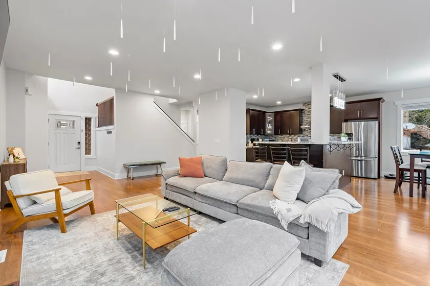 5BR Home, Quiet Neighborhood, Near I-5&The Landing - Image 1