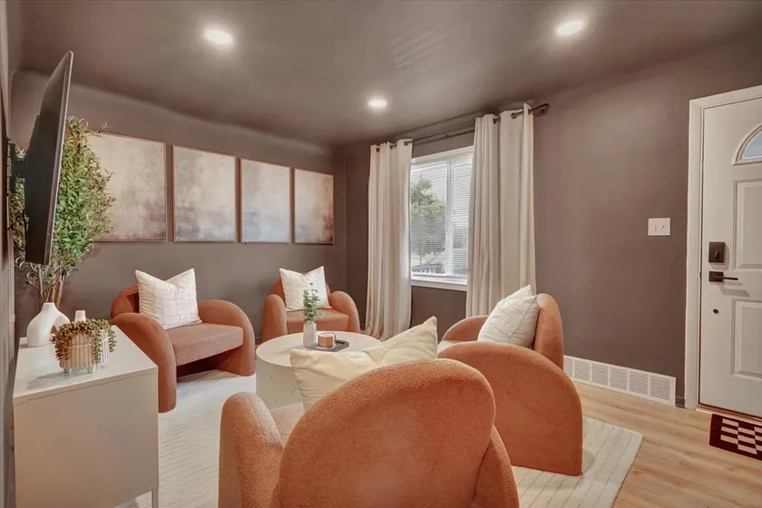 3 BD/2 BA Home Madison Hts Near Royal Oak/Ferndale - Image 1