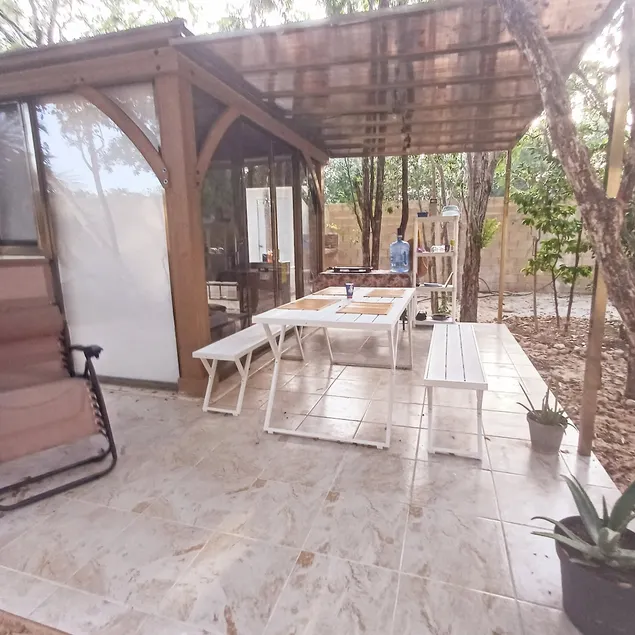 Provance Cabin Near the Airport - Image 1