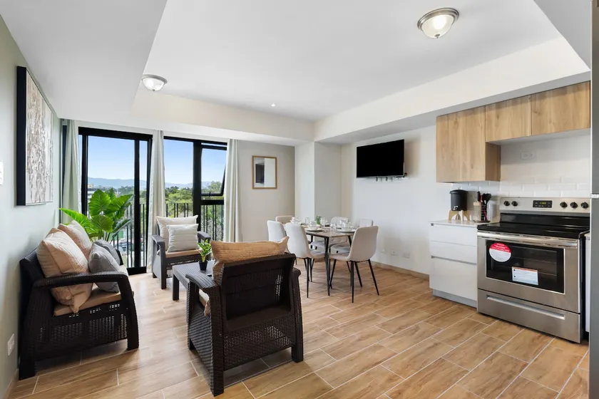 Spacious and centrally located apartment in zone 9 - Image 1