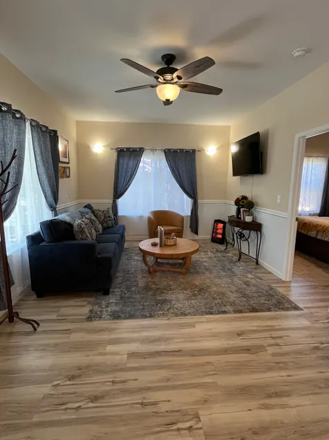 Cozy Renovated 2 Bdrm Perfect for Summer Travel - Image 1