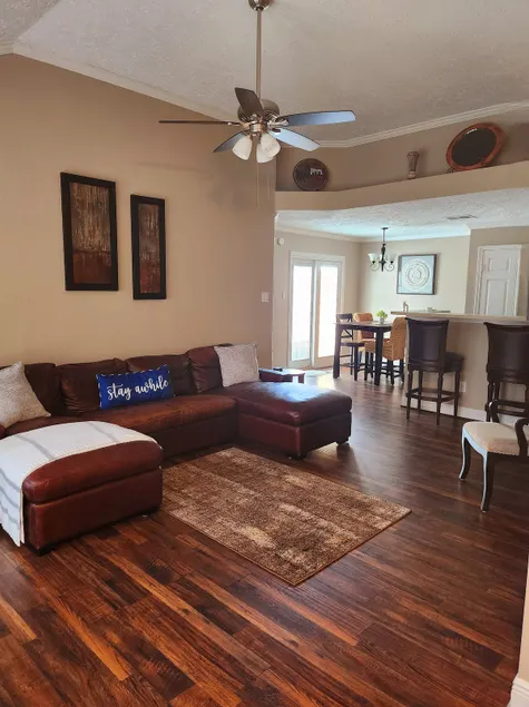 Cozy home in Pasadena - Image 1