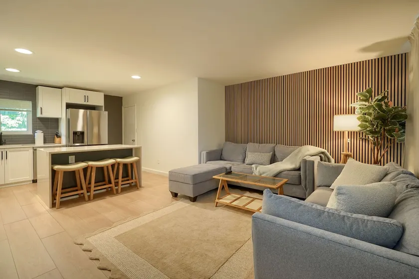 Modern Stay Near Convention Center, Polaris & OSU - Image 1