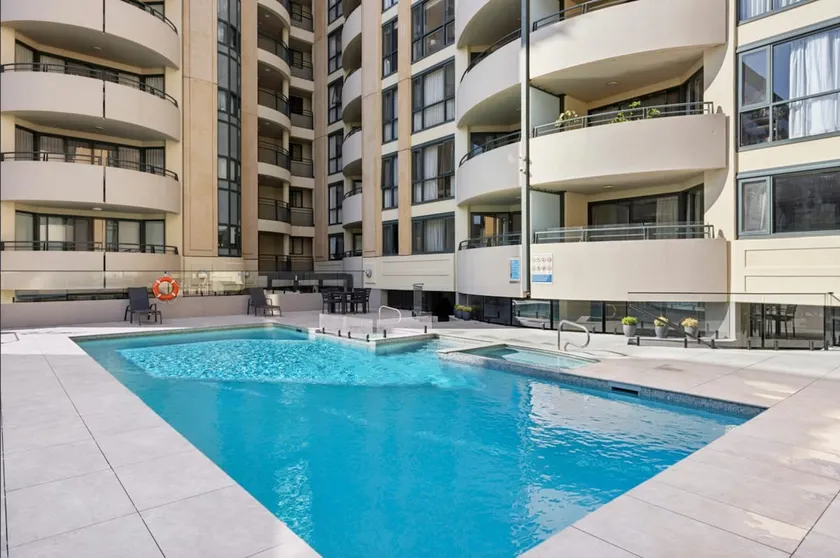 Stylish Braddon Retreat 2Bedroom with Free Parking - Image 1