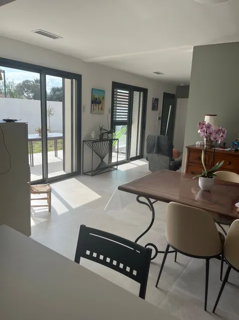 Modern house - Image 1