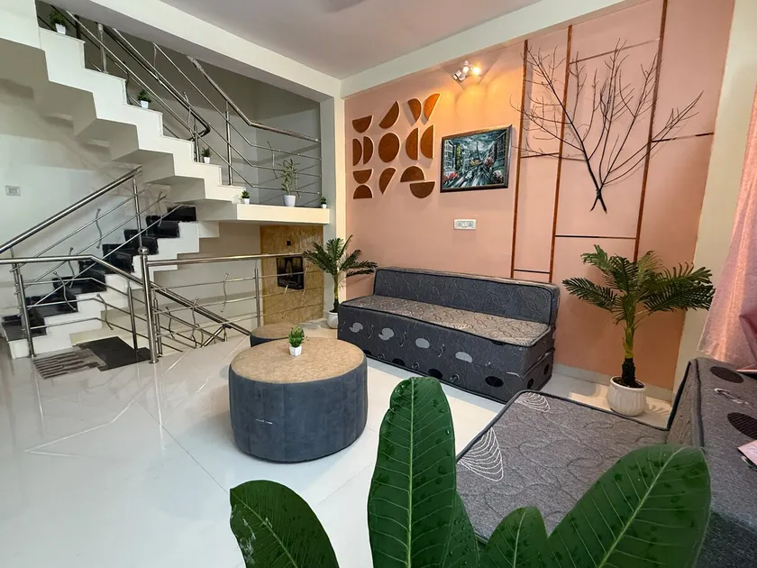 TriNest “Garden Villa”Near-Airport - Image 1
