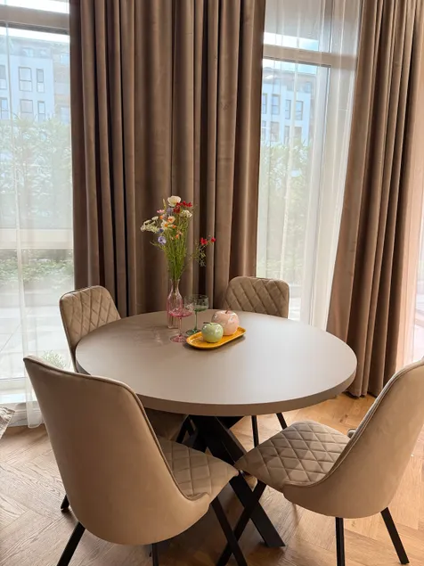 The Giraffe's apartment - Image 1