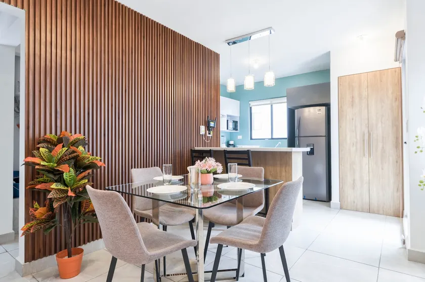 1 King, 3 Twin bed, Pool & 2 parking | 3BR2br 6ppl - Image 1