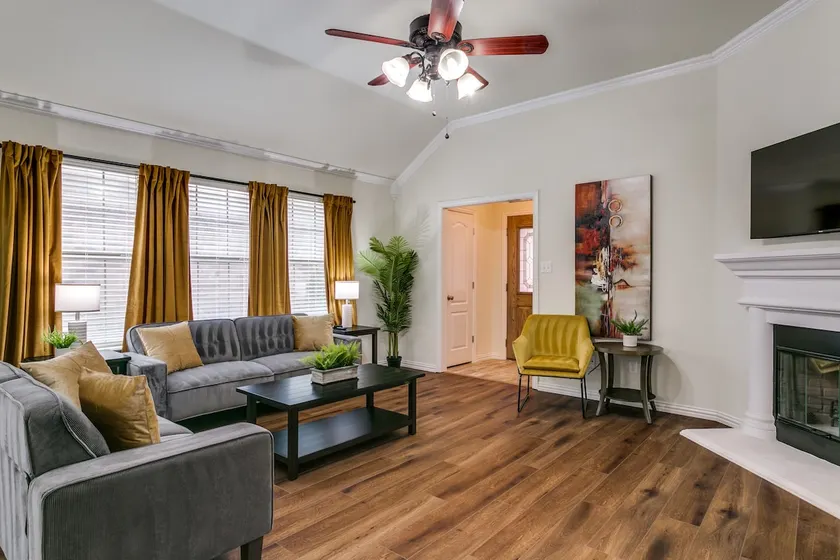 Newer Construction 3 bedroom : Near ATT Stadium! - Image 1