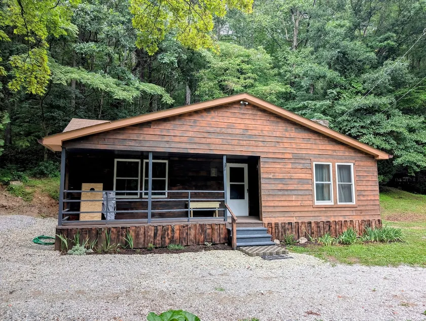 Irish Gap Cabin with BRP access - Image 1