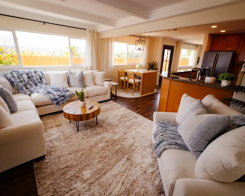 Luxury Retreat w/ Panoramic Views & Private Yard - Image 1