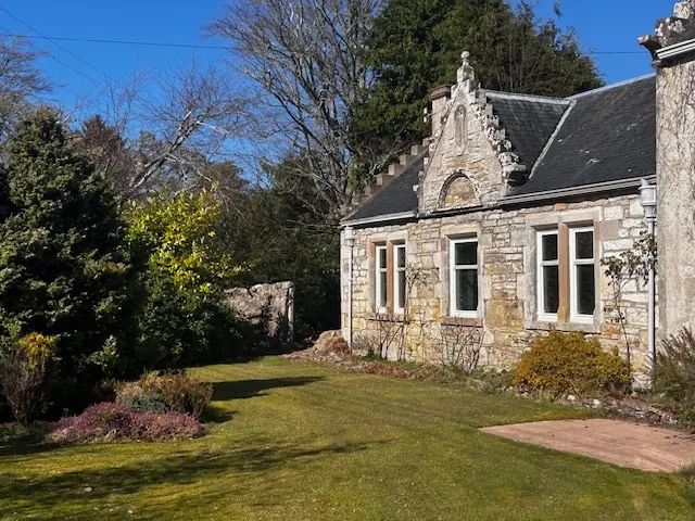 Clashmore House Garden Cottage Dornoch - Image 1
