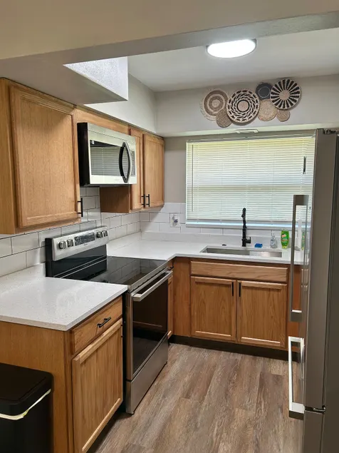 Inverness Gem! Sunroom. Grill. Garage. Renovated. - Image 1