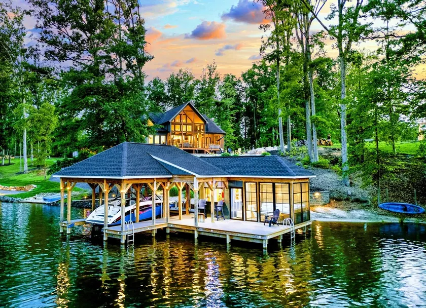 Lakefront Lake Anna, Pool, Boat Dock, Deck Vie - Image 1