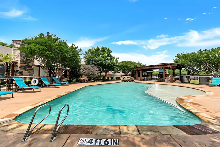 The Addison Retreat- Work Trips & Weekend Getaways - Image 1