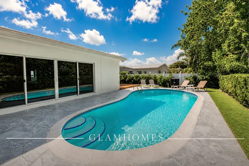 Villa Breeze •Heated Pool - Image 1