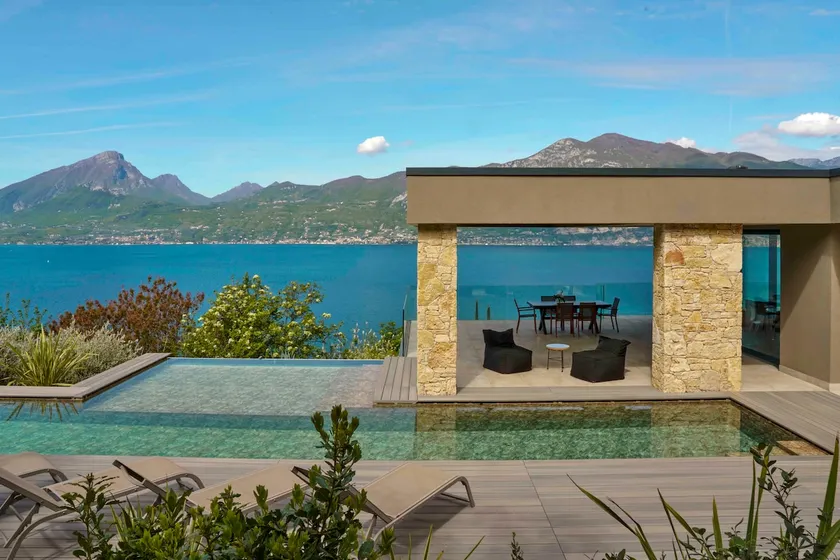 Private Lake Garda Retreat · Infinity Pool & Sauna - Image 1