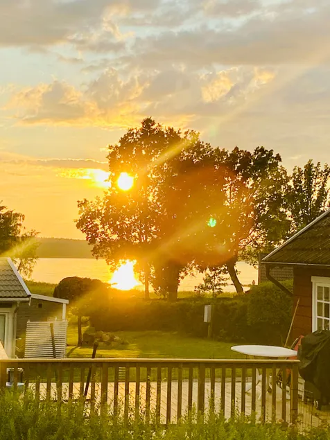Lakeside cottage on the island of Torsö outside Mariestad - Image 1