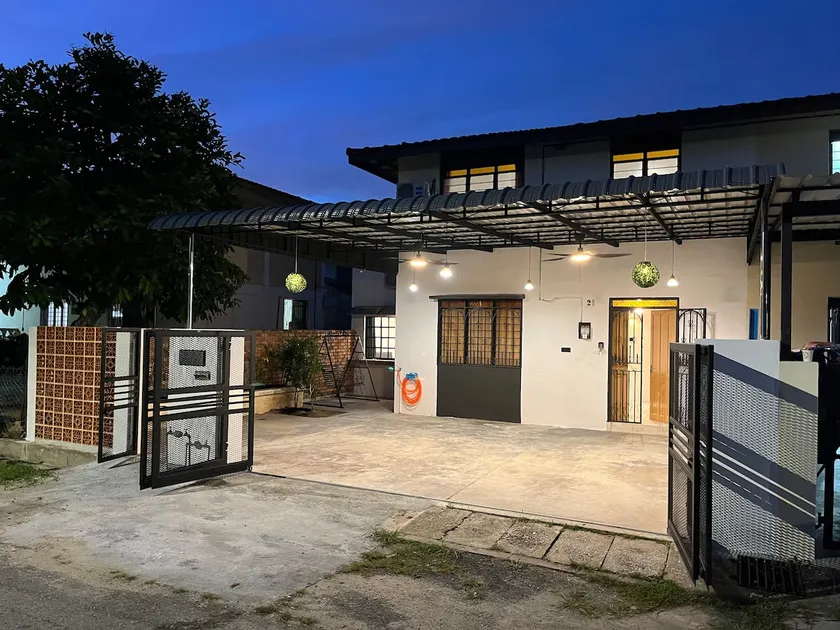 Menglembu Ipoh Homestay M21 Smart TV & WiFi ready - Image 1