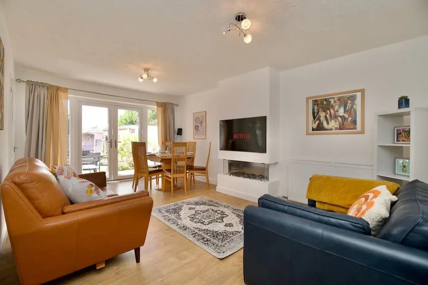 Rydal Palace Rugby - Charming 2Bed Haven With Free Driveway Parking - Image 1