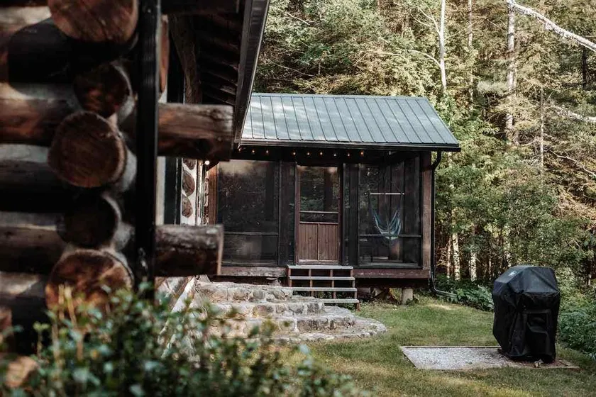 Morissette Base Camp - Lakeside Family Retreat - Image 1