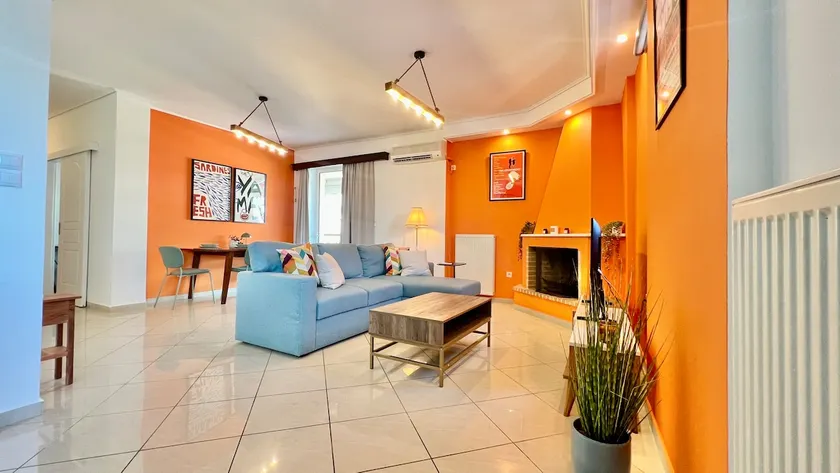 Seaside Central 3bdr Apt with sea views - Image 1