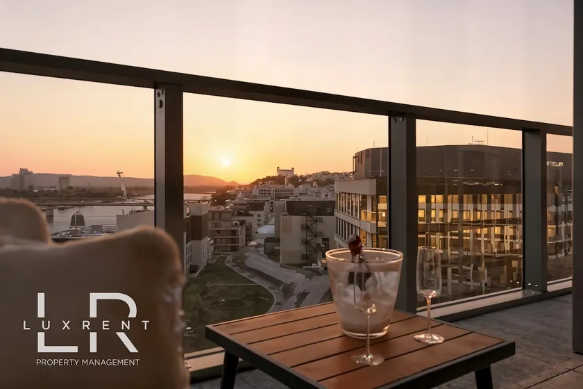 Golden Suite, RIVER&OLD TOWN VIEW, FREE Parking - Image 1