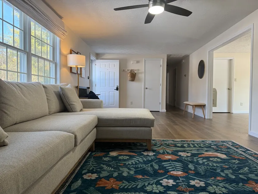 Lakefront Family Cottage w/Game Room - Image 1