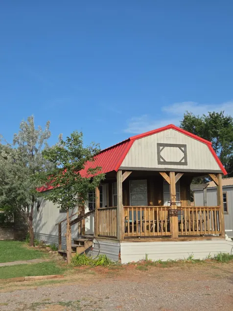 Country Cabin Inn - Image 1