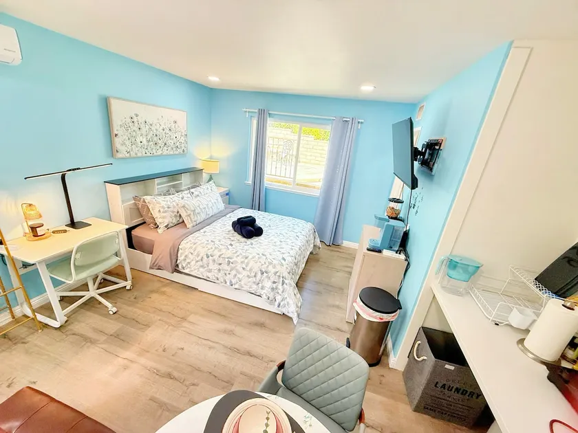 Sunny & Airy Studio | Sofa Bed Close to Disney - Image 1