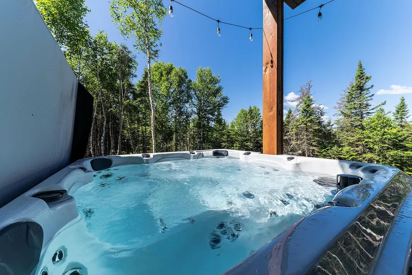 Kbane 31: Exclusive, Brand New, Hot Tub & BBQ - Image 1