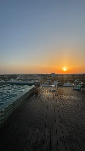 Luxury penthouse in Faro with jacuzzi + rooftop with sea view - Image 1
