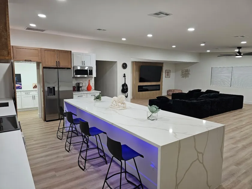 Luxury Mansion on a Budget? Click to find out mo… - Image 1