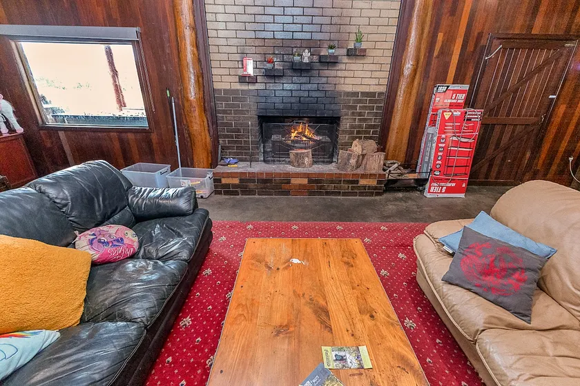 Jarrah Forest Queen Chalet 6 | Manjimup WA - Image 1