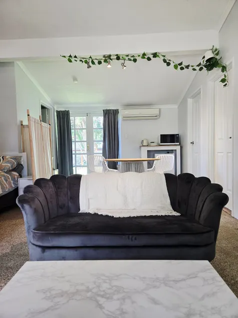 The Studio in beautiful Helena Valley - Image 1