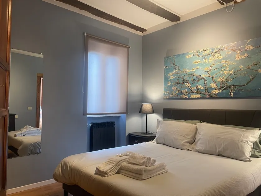 Colonna House, 12 - Image 1
