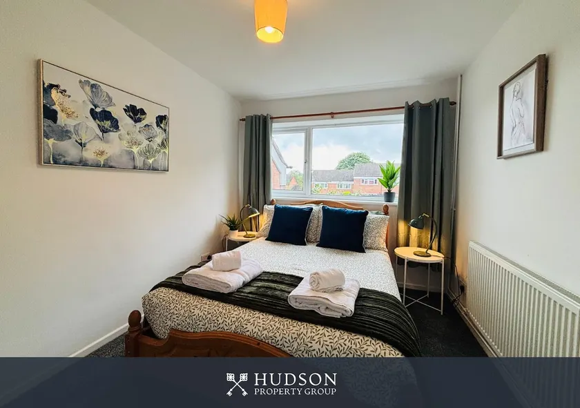 Dudley Apartment with Parking - Image 1