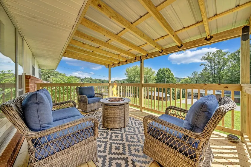 Clean and Spacious 3BR home with outdoor amenities - Image 1