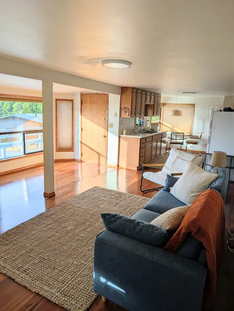 Bailey's Beach House - 2BR w/beach access & views - Image 1